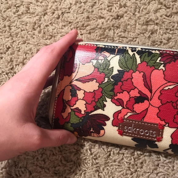 Sakroots Large Floral Wallet - Picture 2 of 5